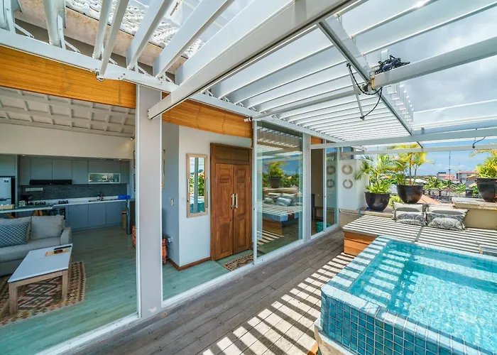 Private Penthouse With Sunset Views アパート スミニャック