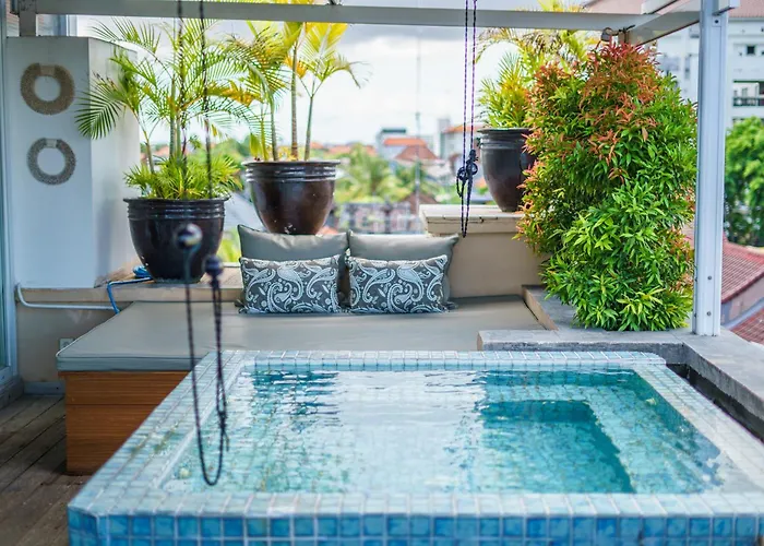 Private Penthouse With Sunset Views スミニャック